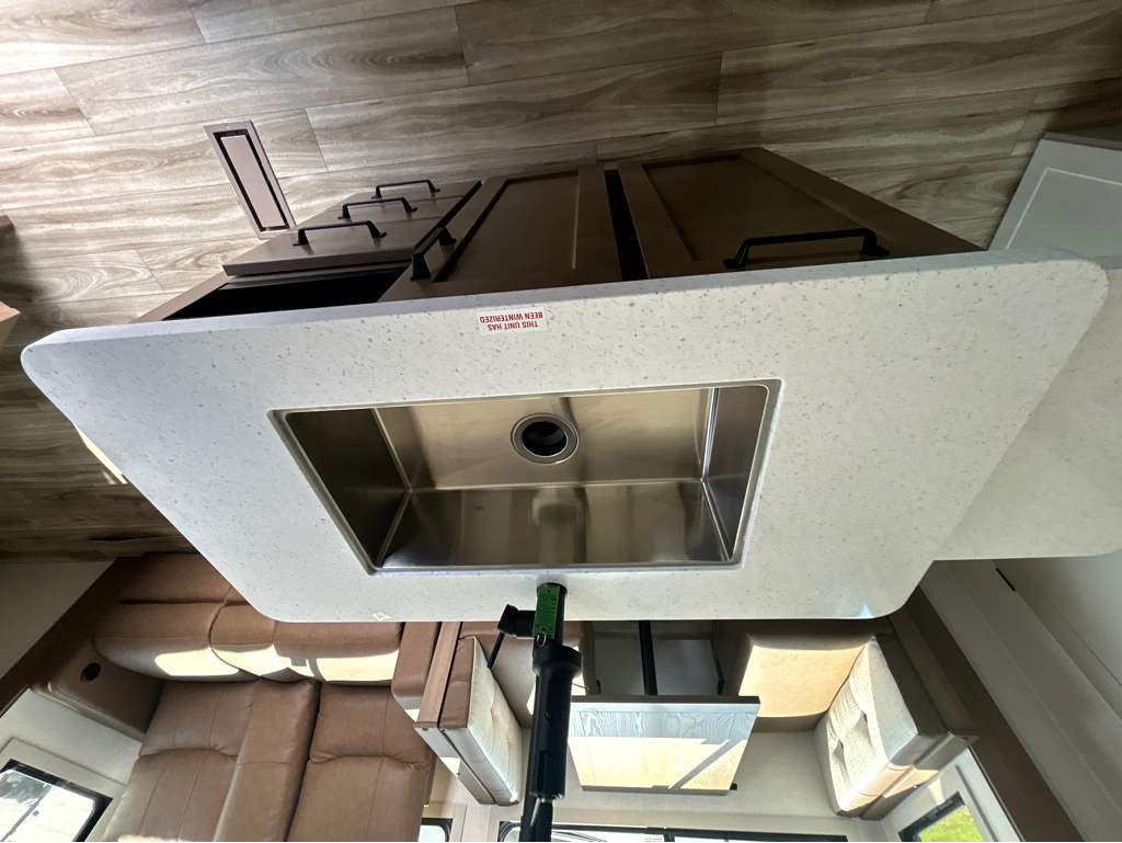 2027 VENTURE RV SPORTTREK 333VIK - Image 15