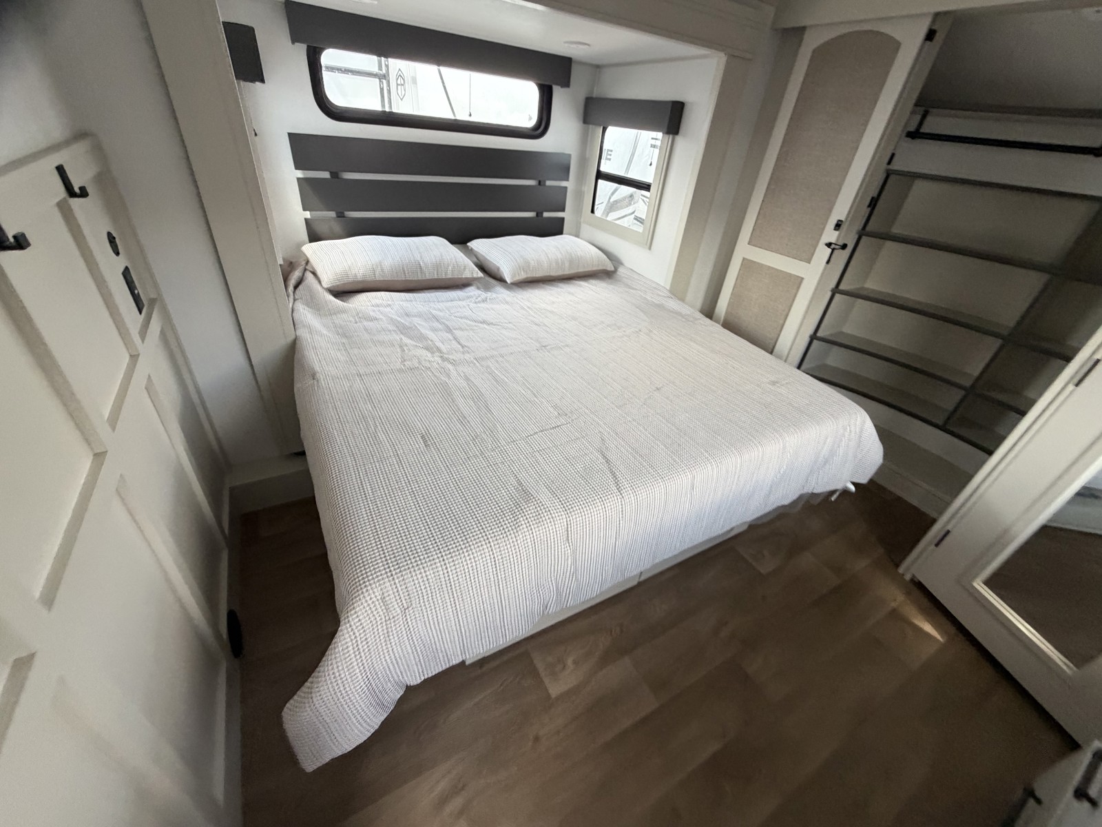 2026 GRAND DESIGN 390RK - Image 41