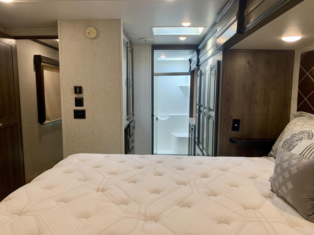 2019 Keystone Montana 3811MS - Image 44