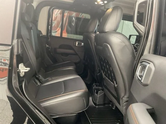 2022 Jeep Gladiator Crew Cab Mojave 4WD - Image 23