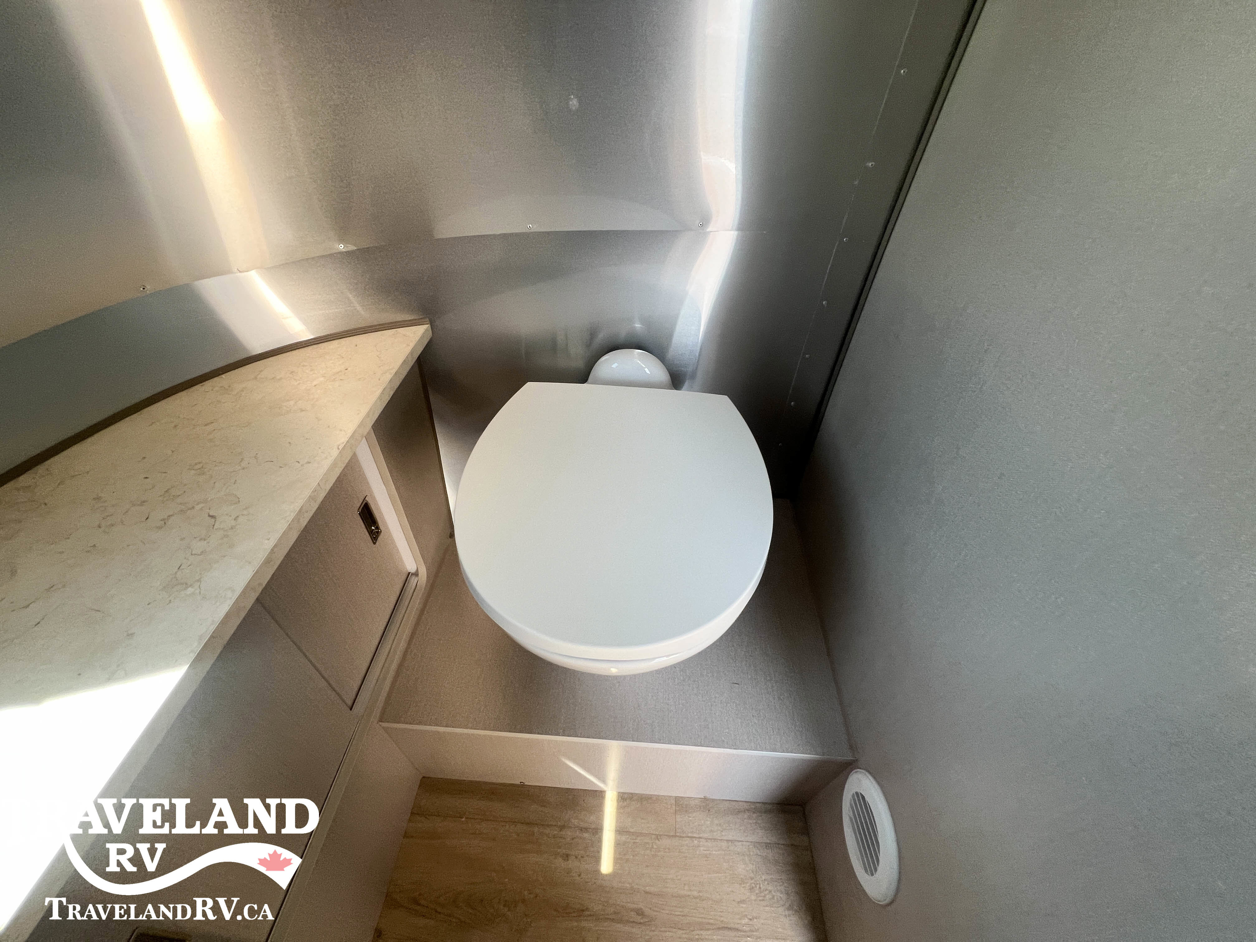 2025 Airstream Caravel 22FB - Image 26