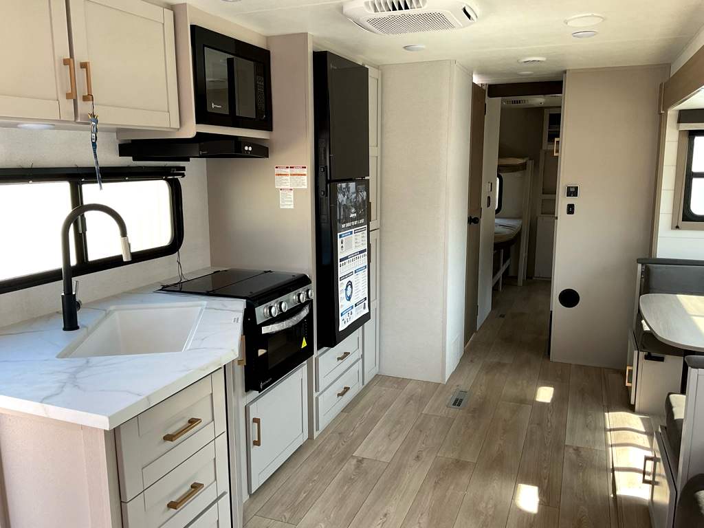 2027 JAYCO Jay Flight 321BDS - Image 10
