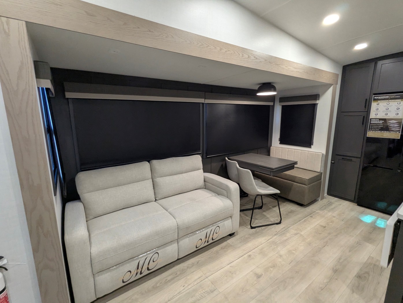 2026 Forest River Rockwood Signature R371RK - Image 23