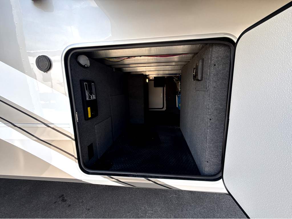 2027 JAYCO PINNACLE 39FLOK - Image 10