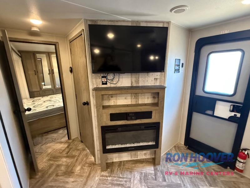 2023 Palomino Puma 32BHFS - Image 16