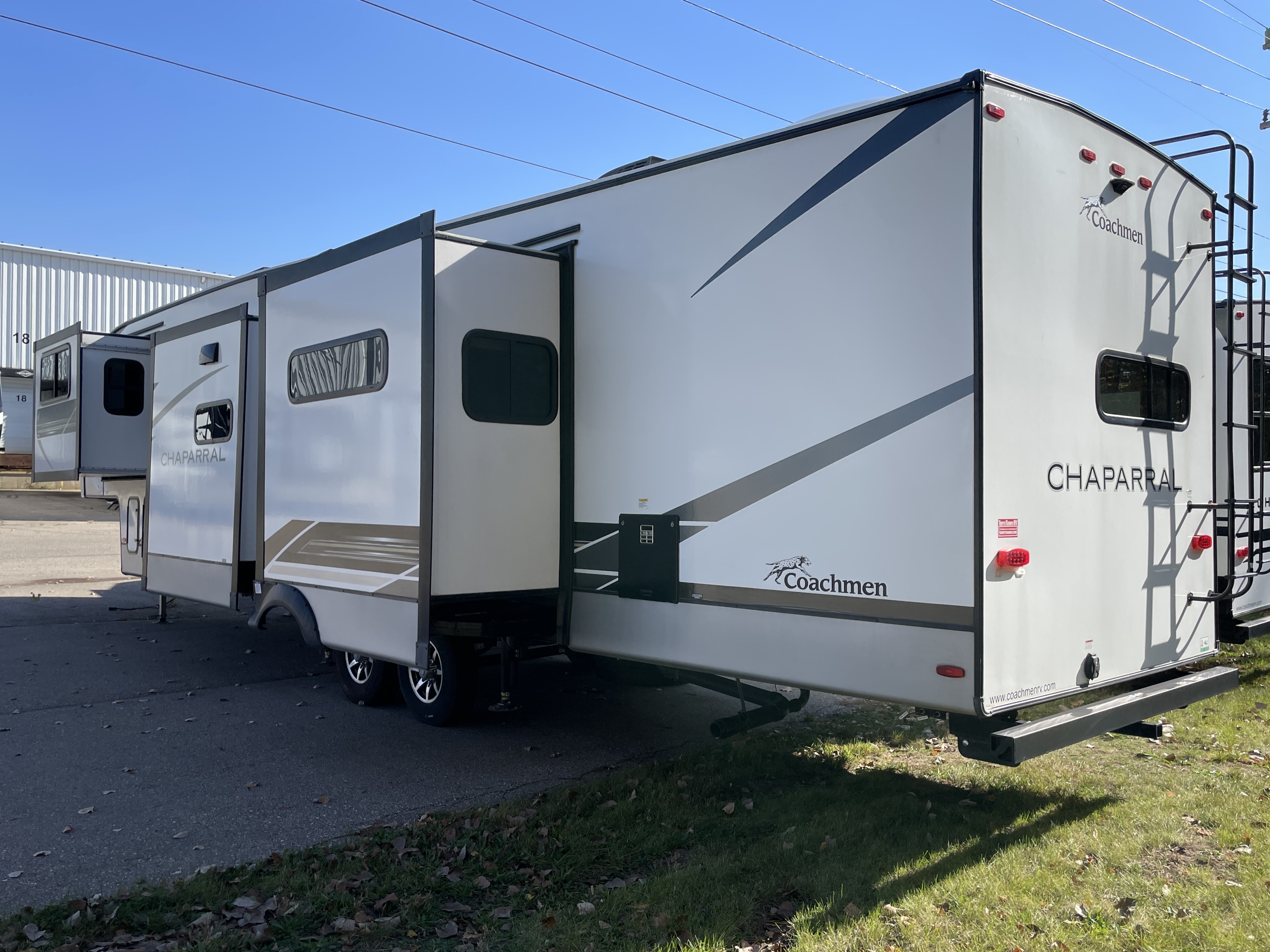 2022 Coachmen Chaparral 334FL - Image 5