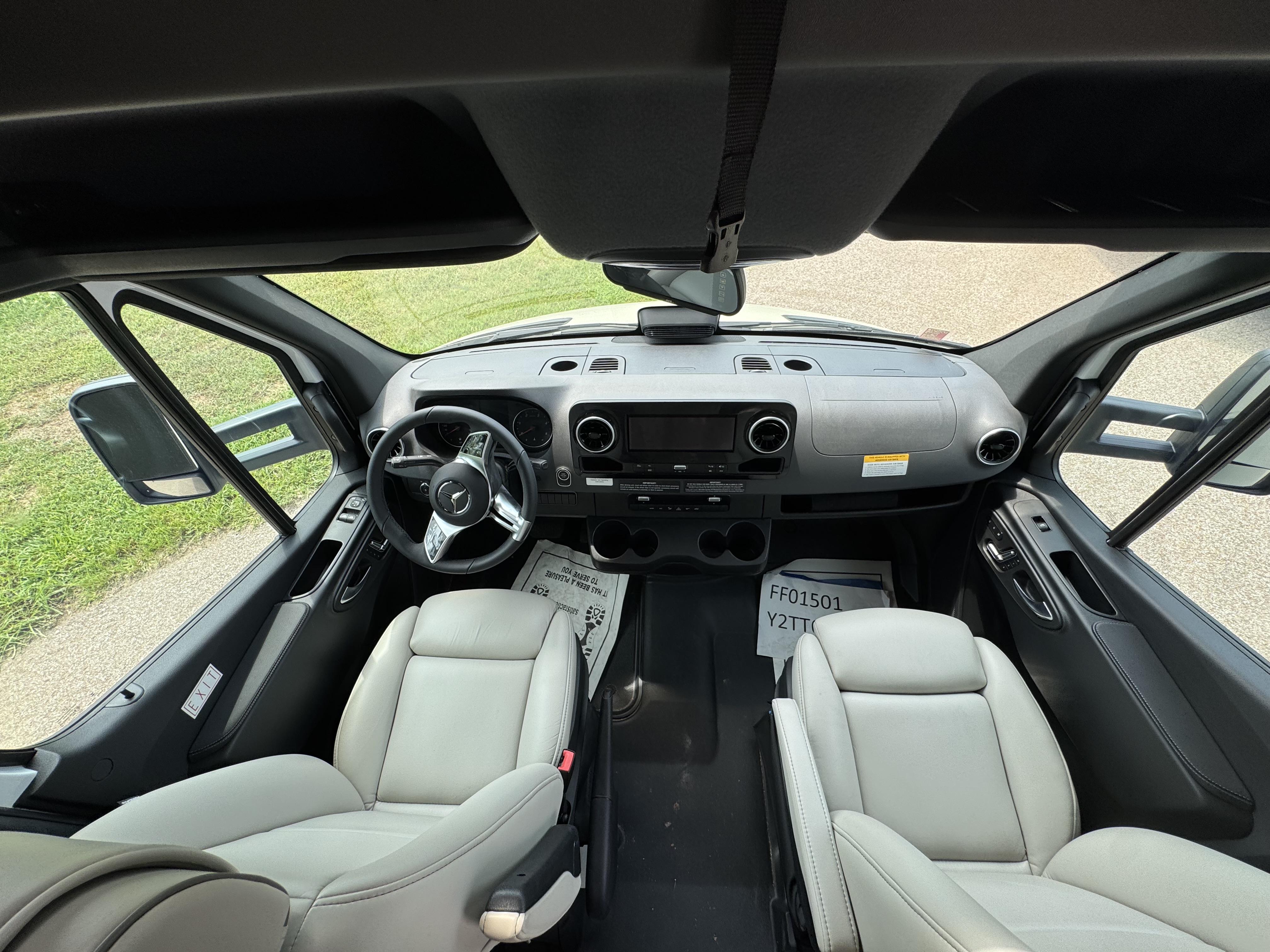 2027 Grand Design Lineage Series M 25FW - Image 33