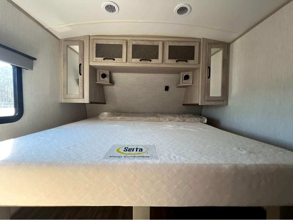2022 CRUISER TWILIGHT 2690 - Image 20