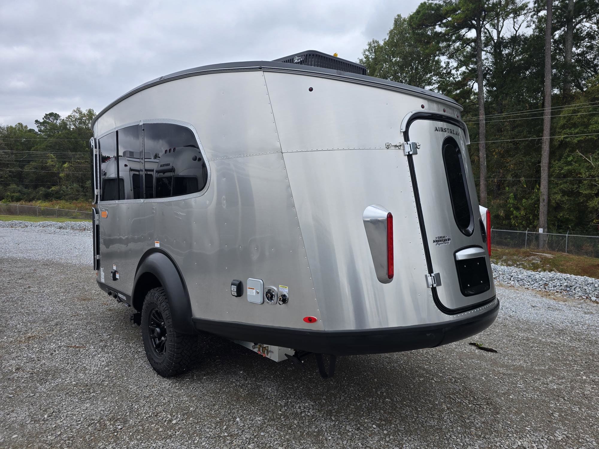 2026 AIRSTREAM Basecamp 20XE - Image 6