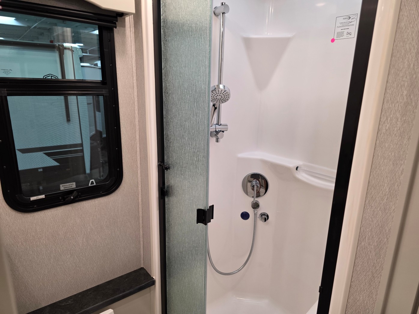 2026 Fleetwood Discovery 38N - Image 28