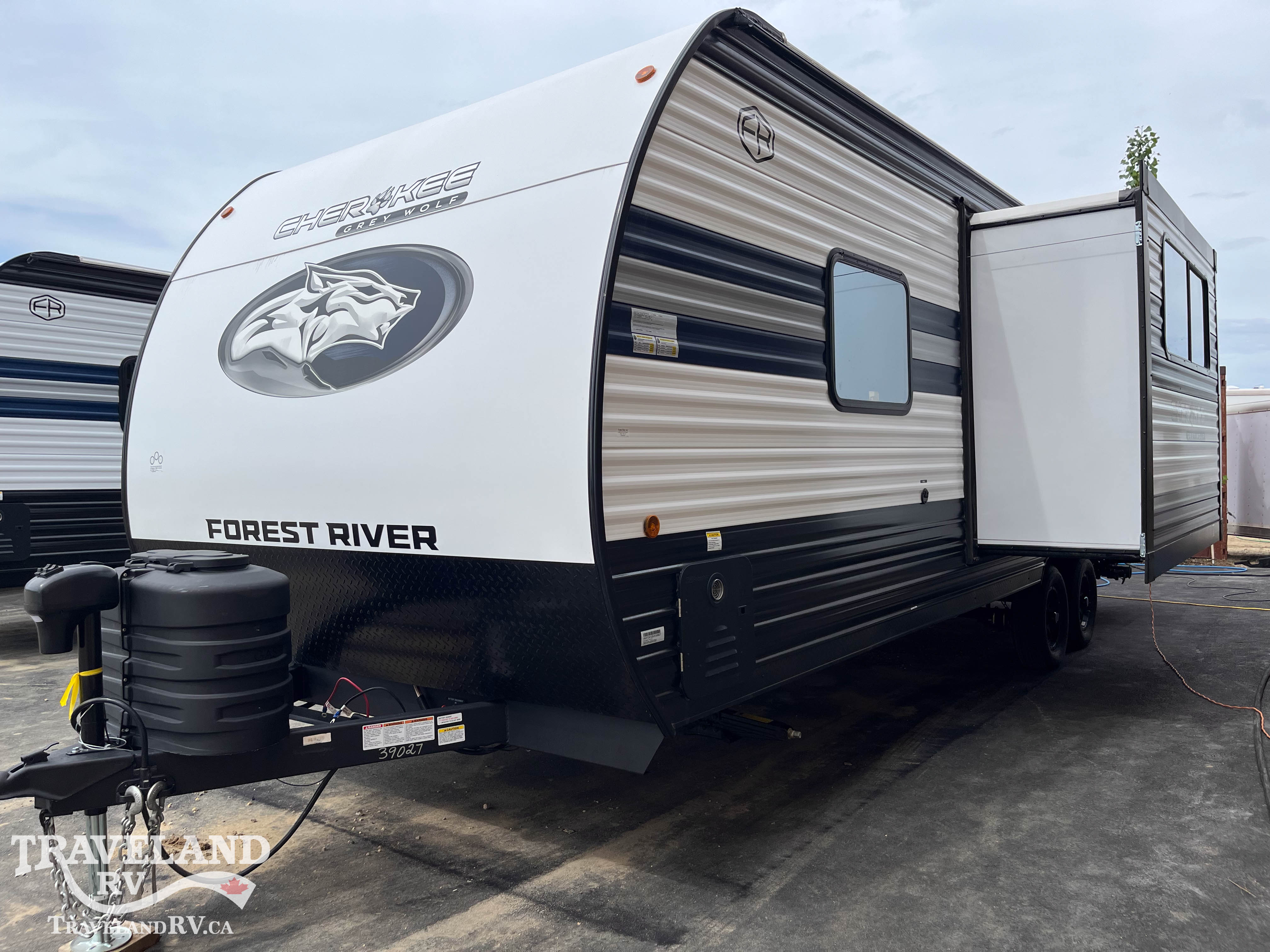 2027 Forest River Cherokee Grey Wolf 23DBH - Image 5