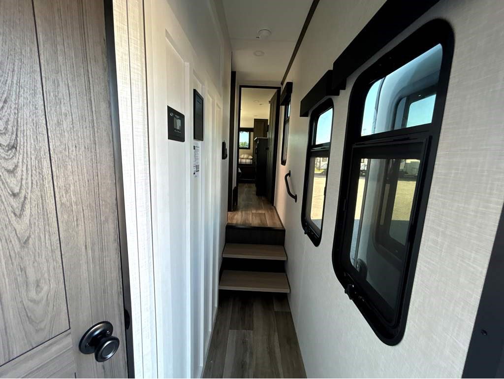 2026 VENTURE RV SPORTTREK 363VFR - Image 25