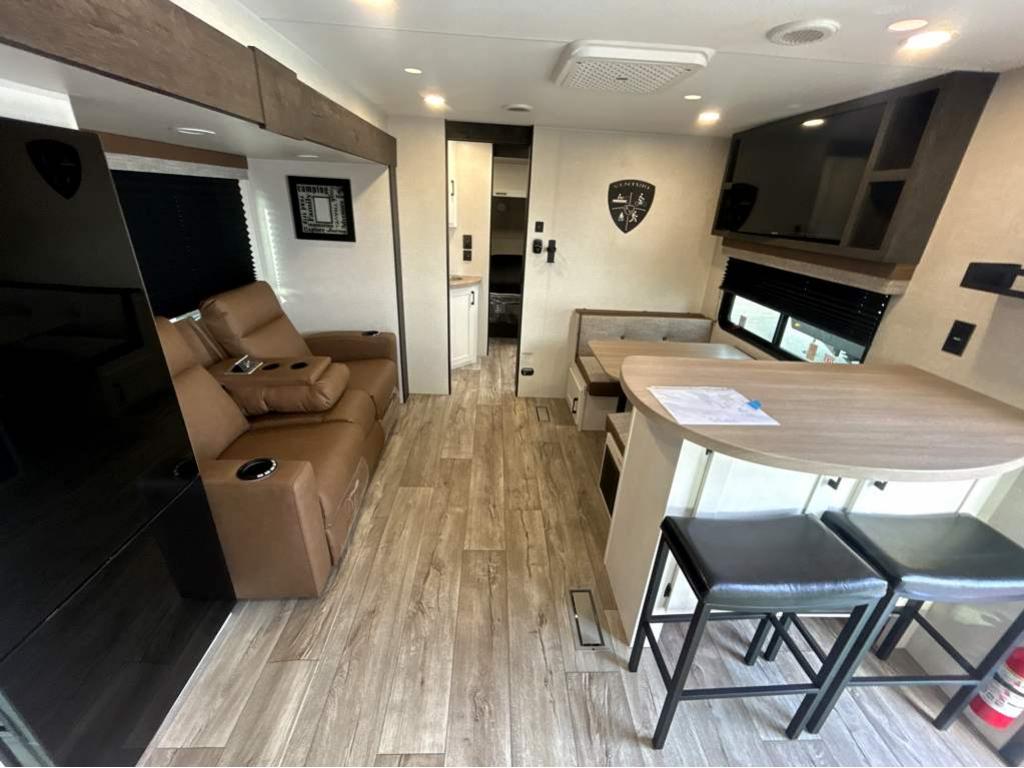 2026 VENTURE RV SIENNA 231VRK - Image 33