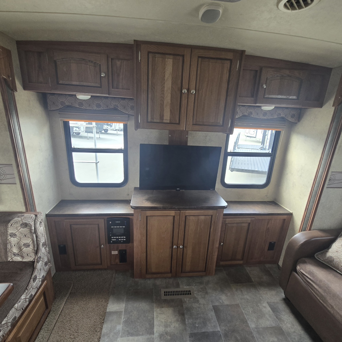 2014 Forest River Flagstaff Super Lite 27RLWS - Image 13