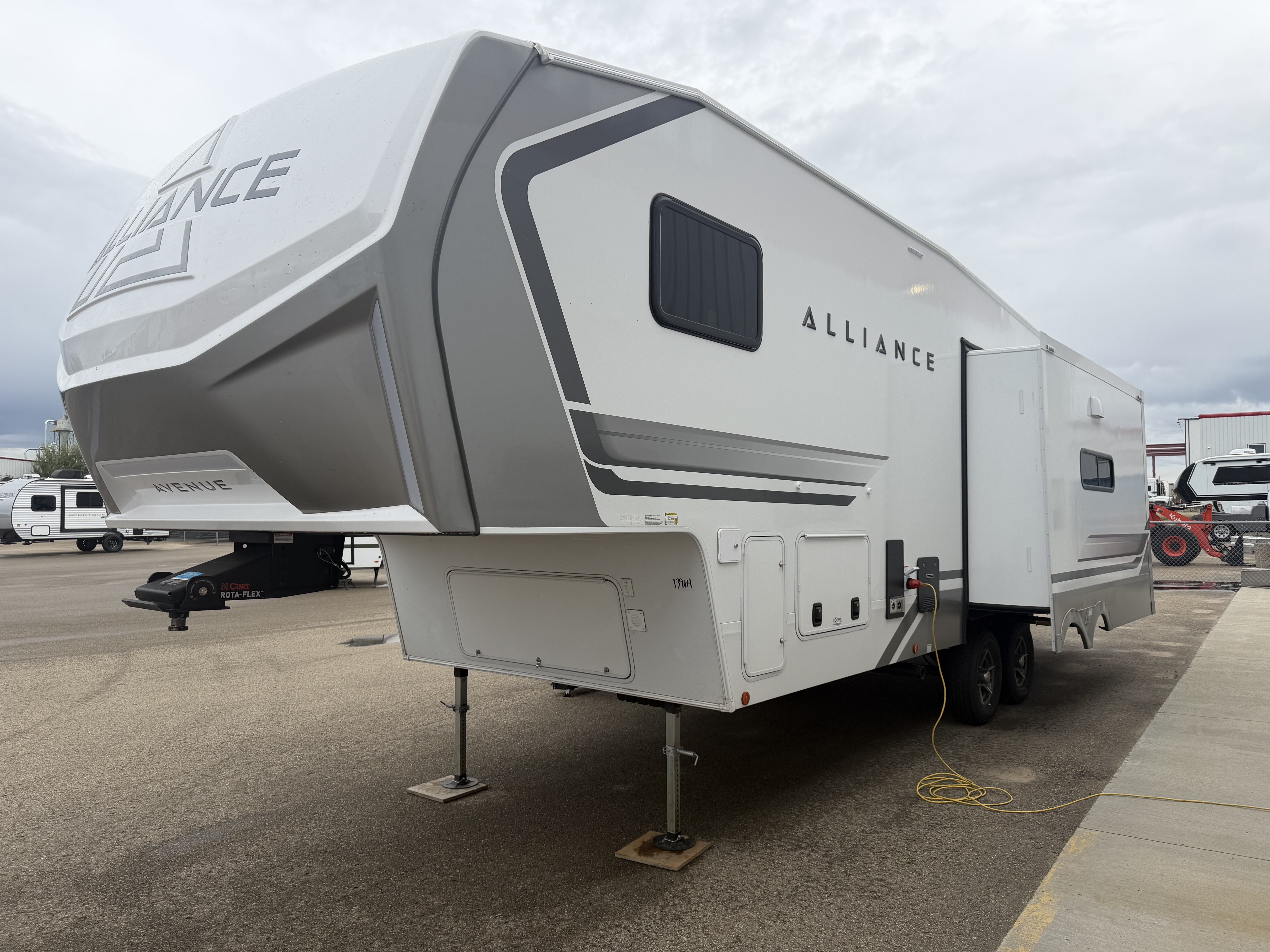 2027 Alliance RV Avenue 29RL - Image 6