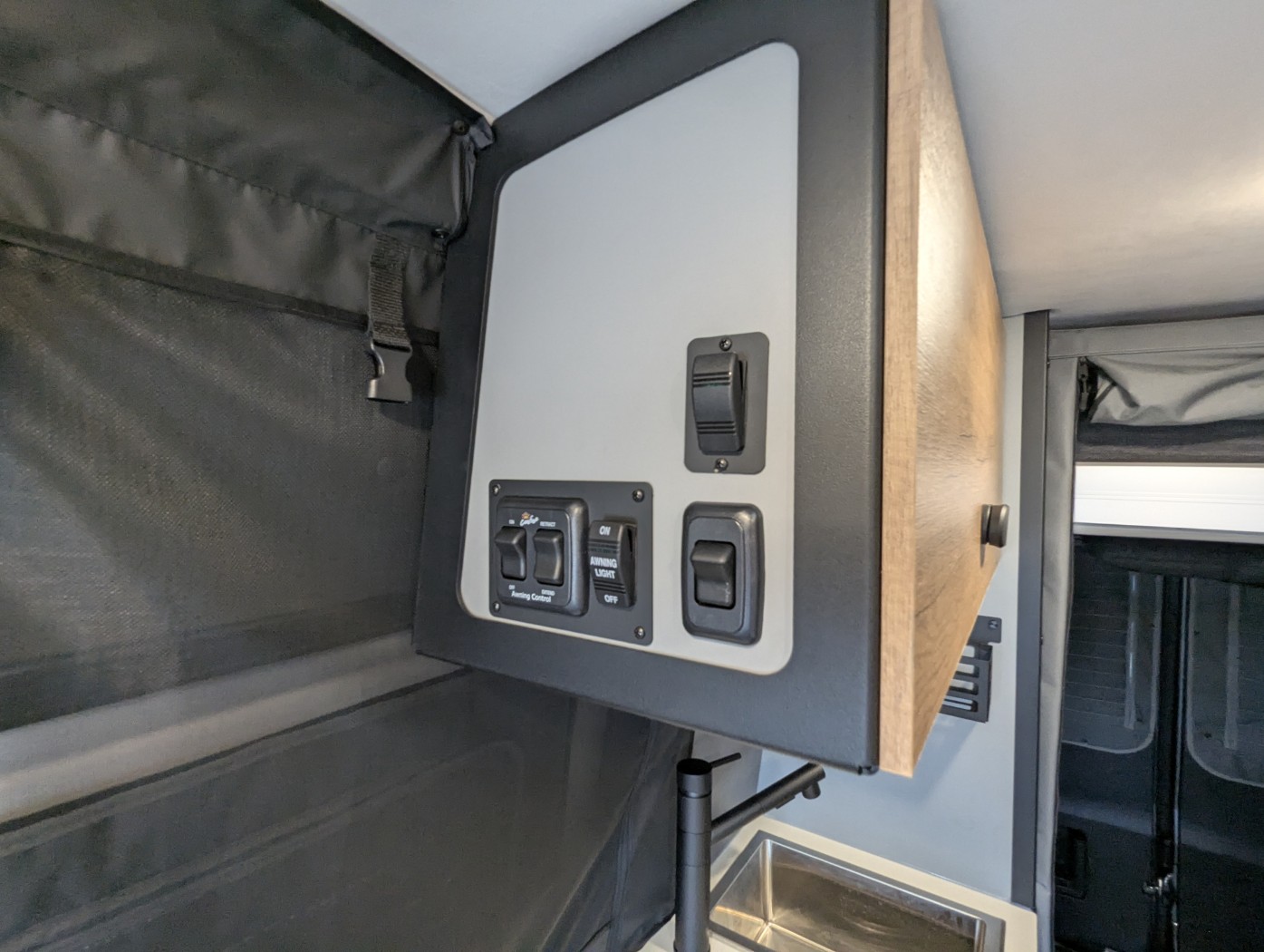 2027 Winnebago Revel 44EC - Image 29
