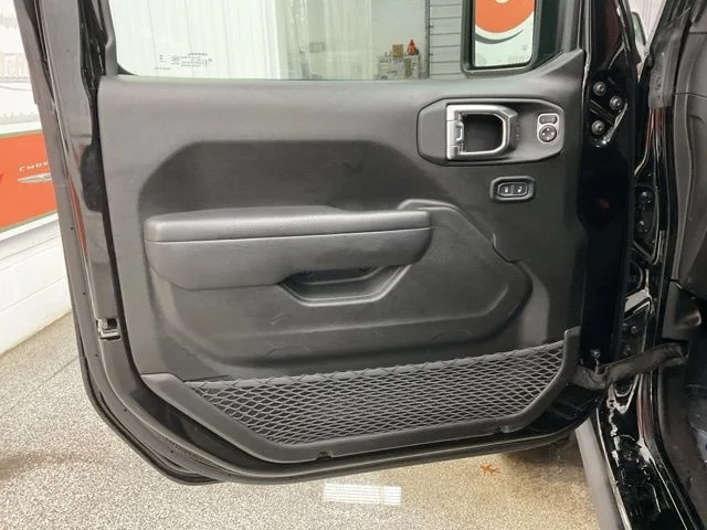 2025 Jeep Wrangler 4xe Rubicon 4x4 - Image 10