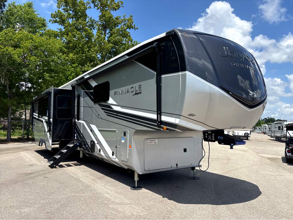 2026 JAYCO PINNACLE 38FBRK - Image 1