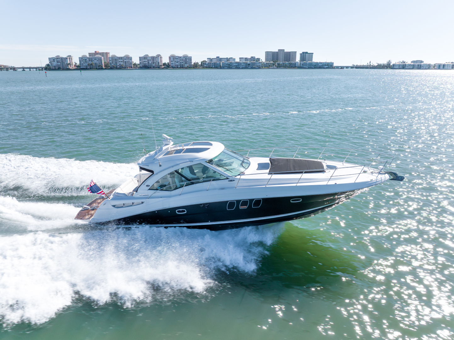 2010 Sea Ray 50 SUNDANCER - Image 1