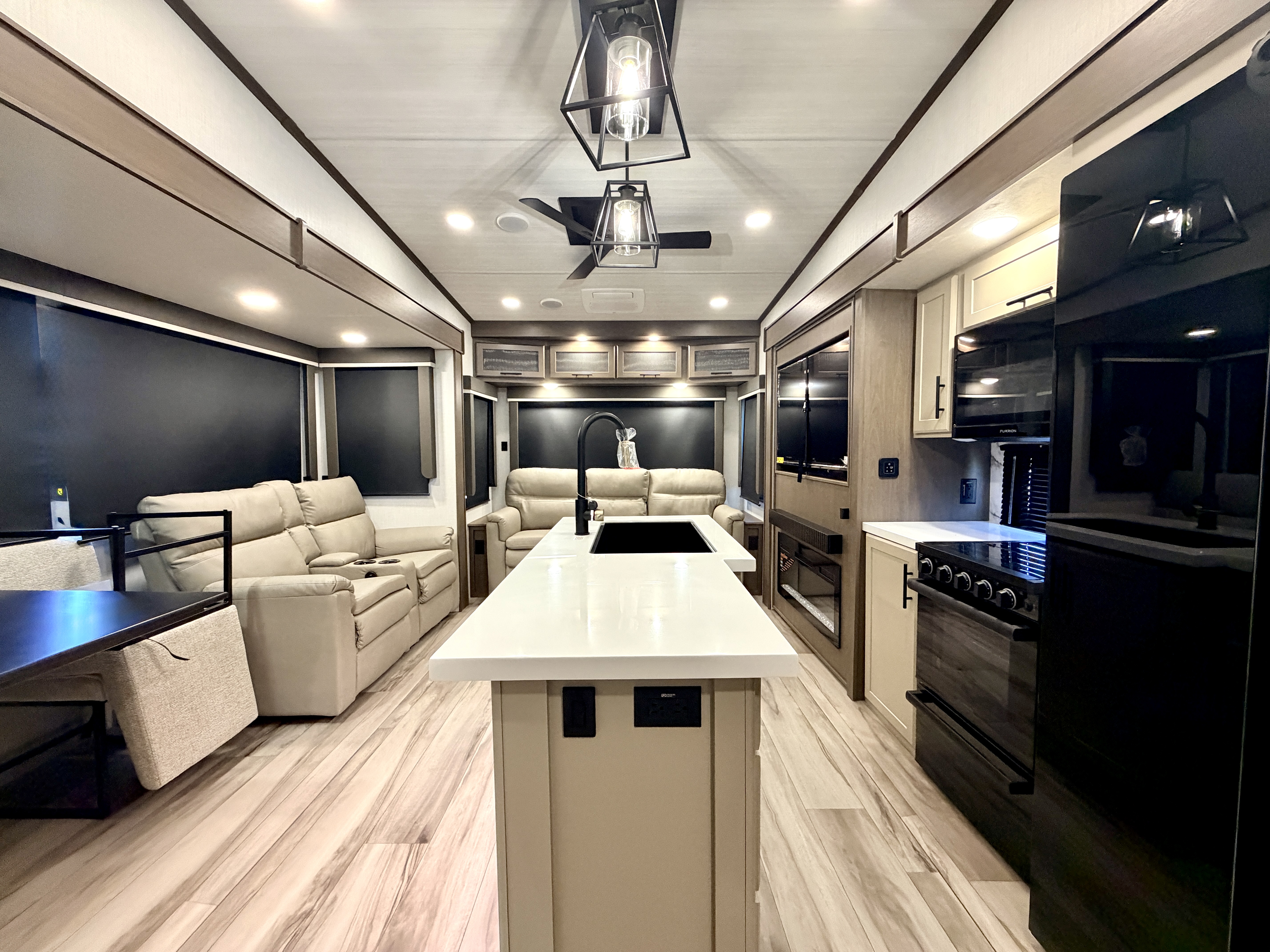 2027 Keystone Cougar 360MBI - Image 10