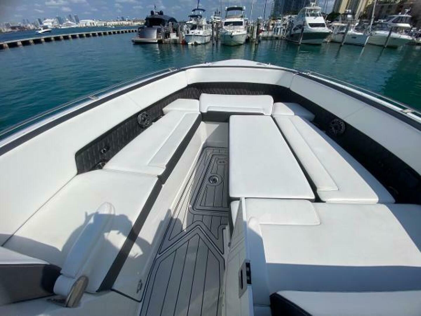 2018 Monterey 385 SE - Image 14