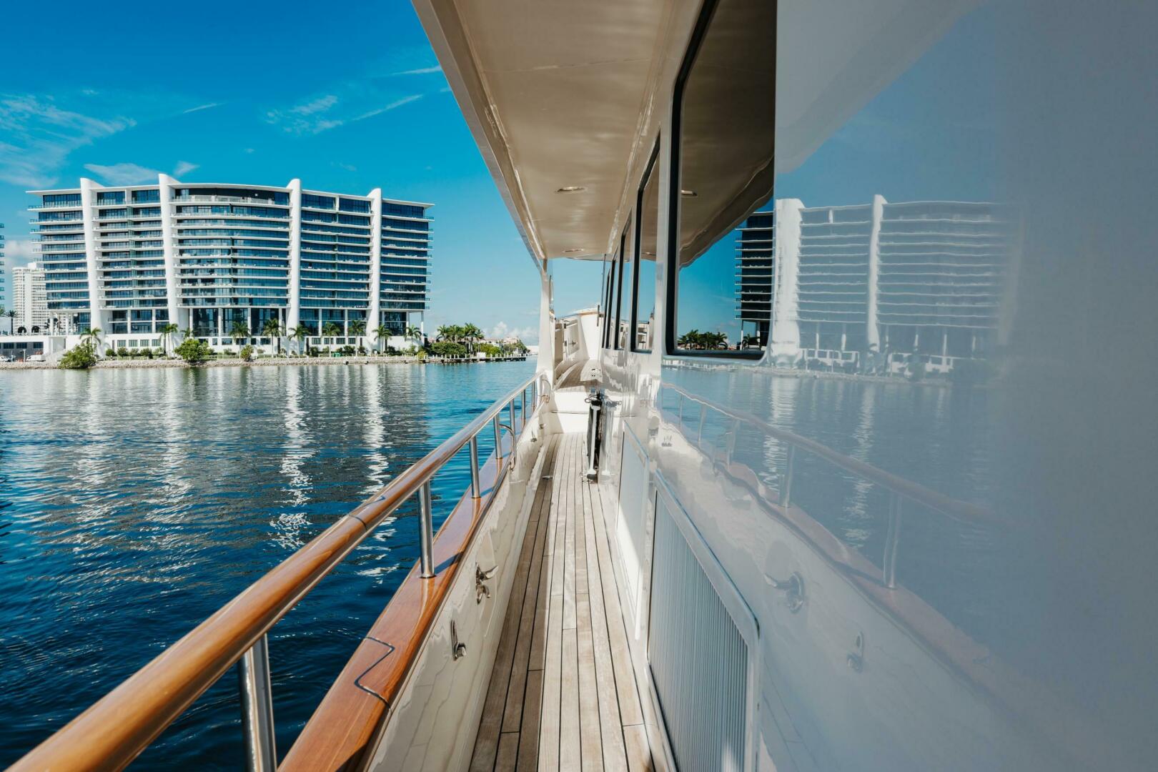 2016 Marlow EXPLORER 88E - Image 33