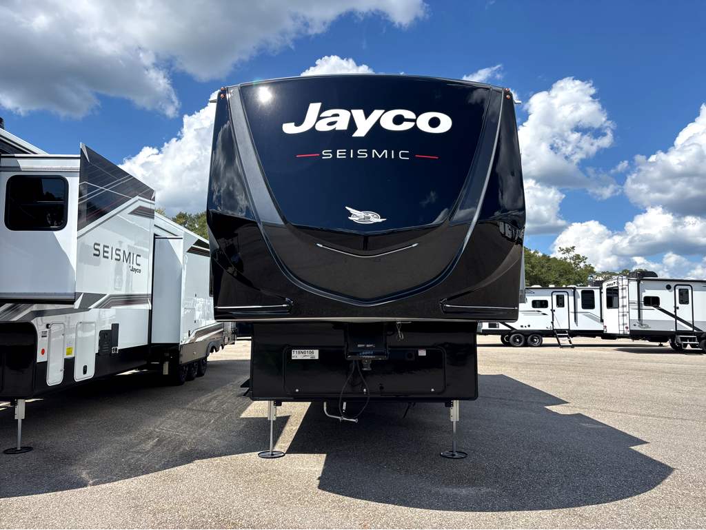 2026 JAYCO SEISMIC 413 - Image 2