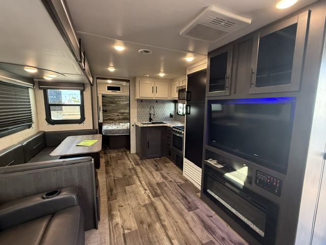 2022 CrossRoads Cruiser Aire CR27RBS - Image 5