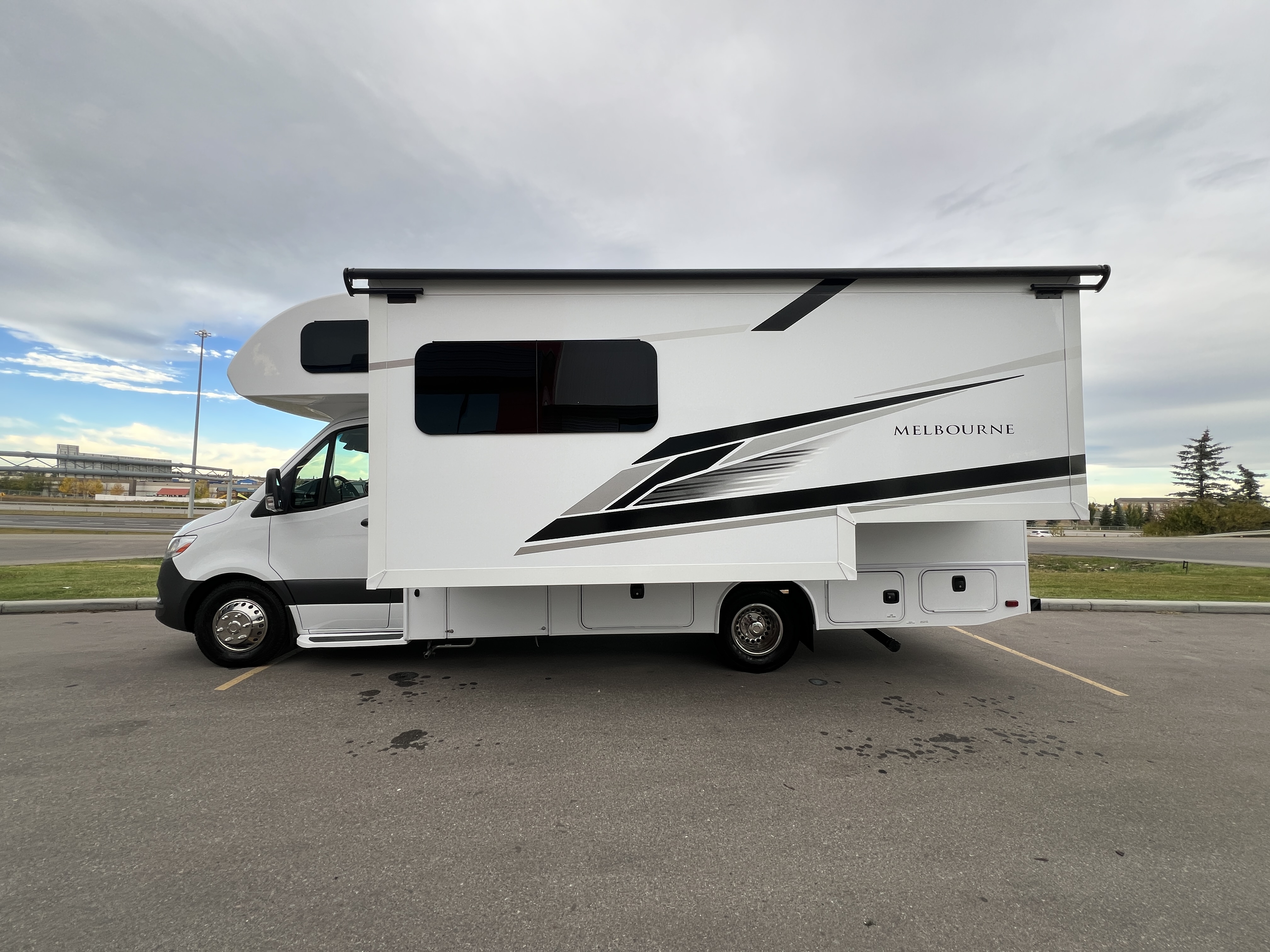2027 Jayco Melbourne 24L - Image 7