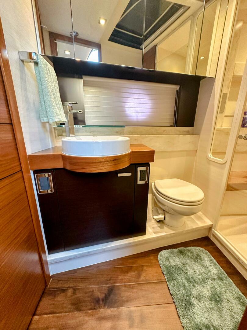 2014 Tiara Yachts 50 Coupe - Image 27