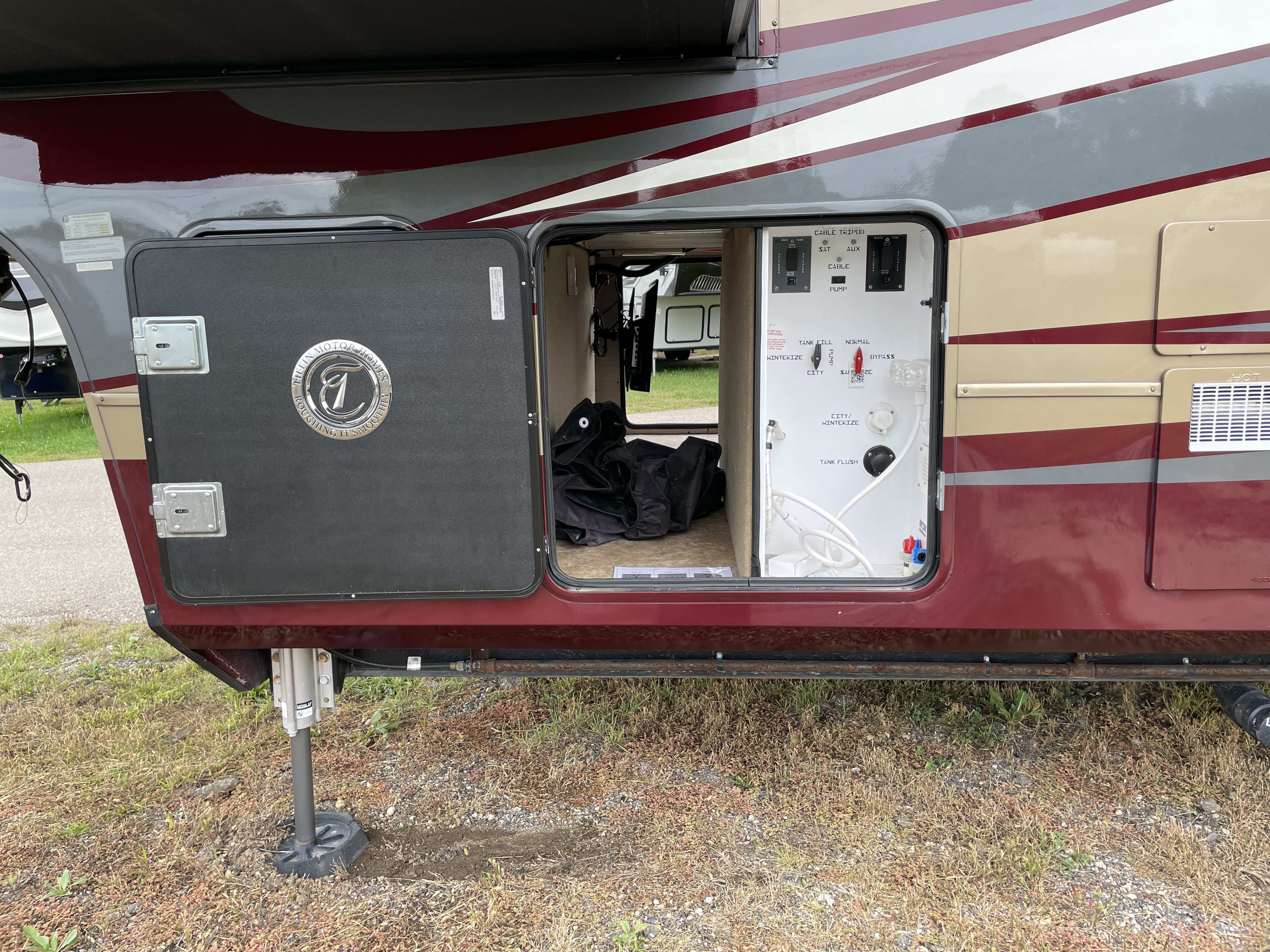 2020 Vanleigh RV Beacon 42RDB - Image 10