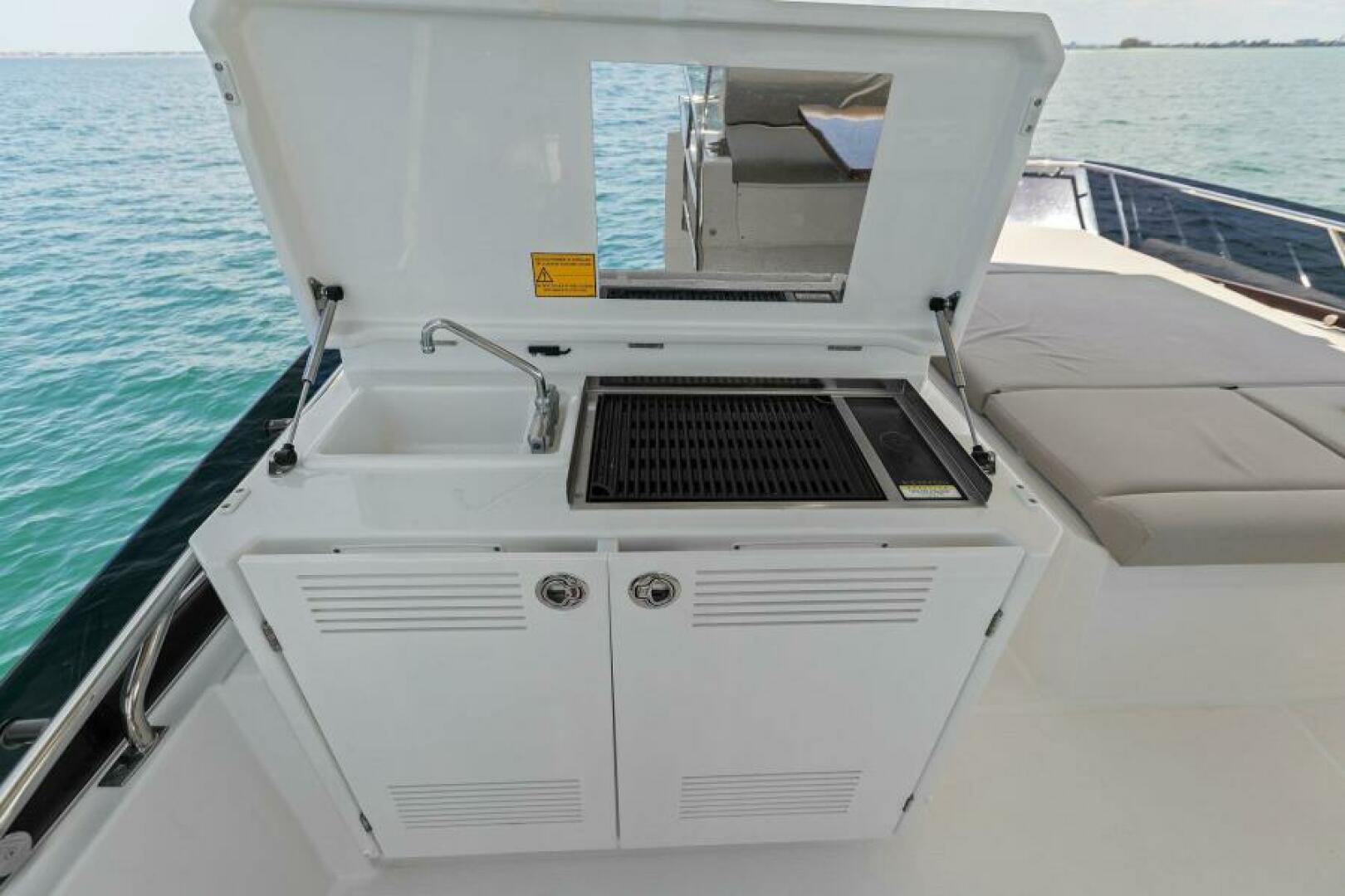 2022 Prestige 590 Flybridge - Image 50