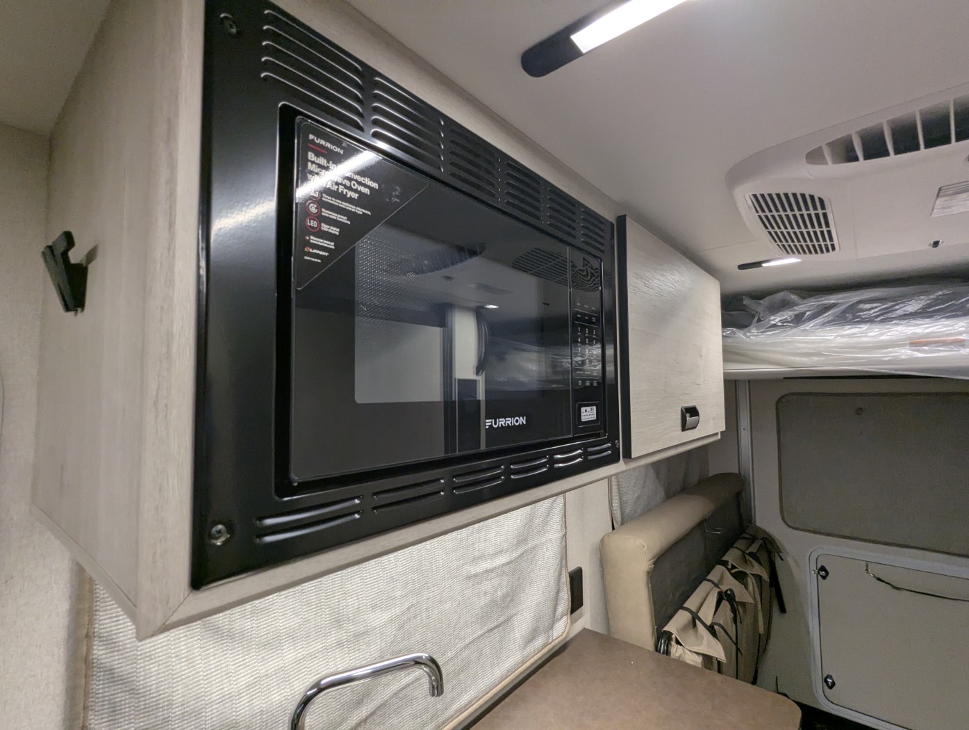 2027 Winnebago Elora 19DC - Image 21