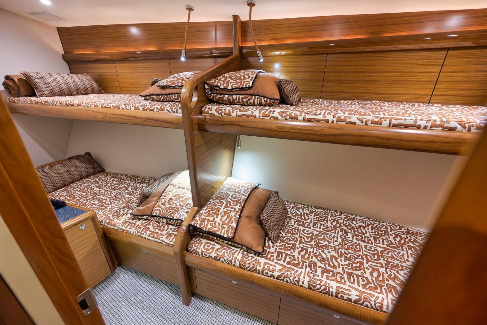 2012 Weaver - Image 29