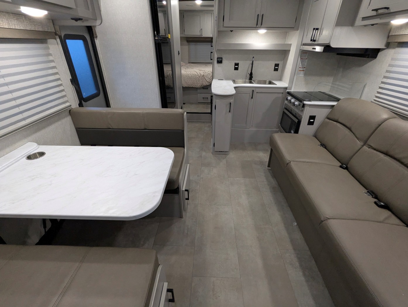 2025 Coachmen Leprechaun 260QB - Ford E-450 - Image 16