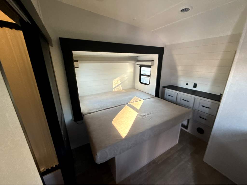 2027 JAYCO SEISMIC 265 - Image 22
