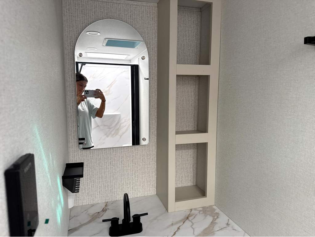 2027 GRAND DESIGN IMAGINE AIM 16MLA - Image 26
