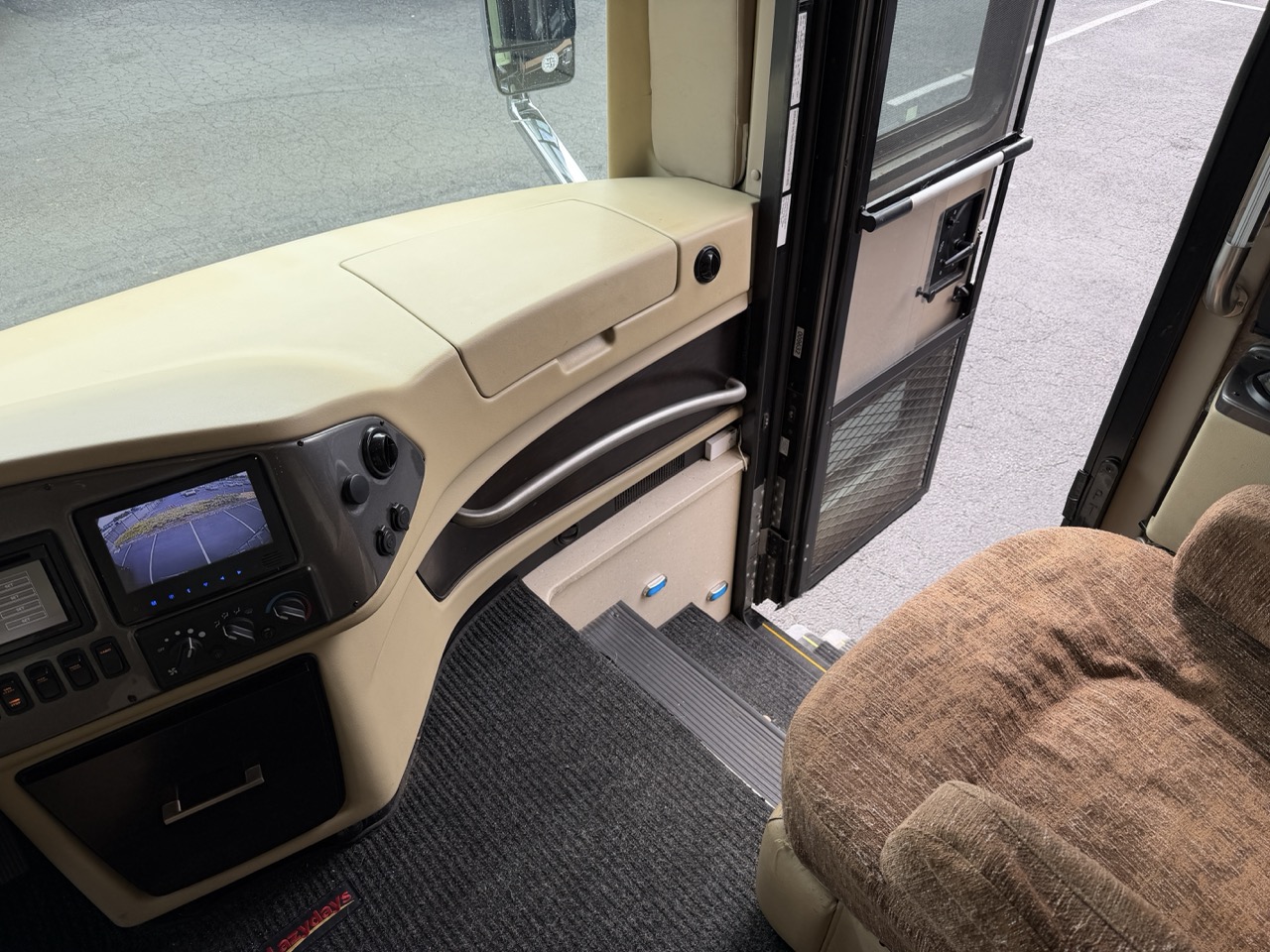 2015 Tiffin Phaeton 40 AH - Image 5
