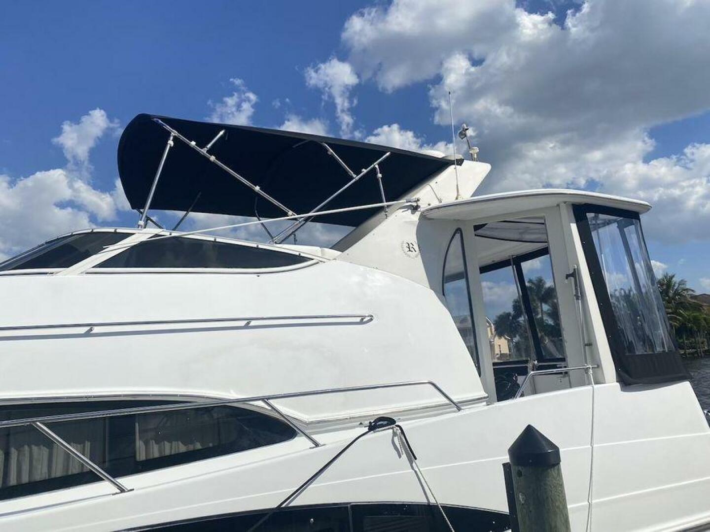 2000 Carver 396 Motor Yacht - Image 10