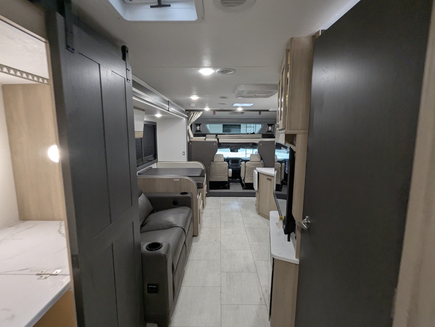 2026 Coachmen Entourage 340BH - Image 36