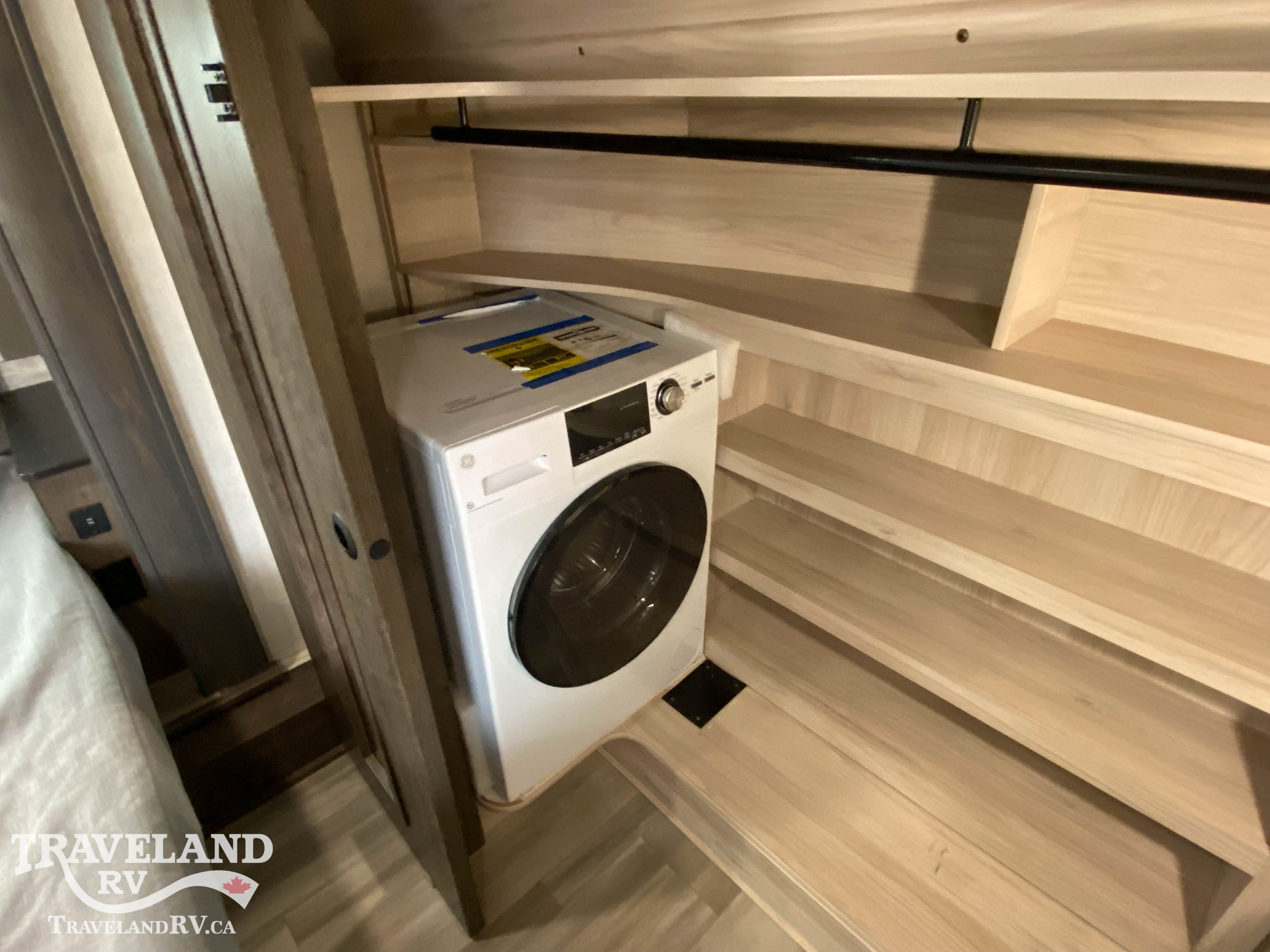2022 Alliance RV Paradigm 310RL - Image 26