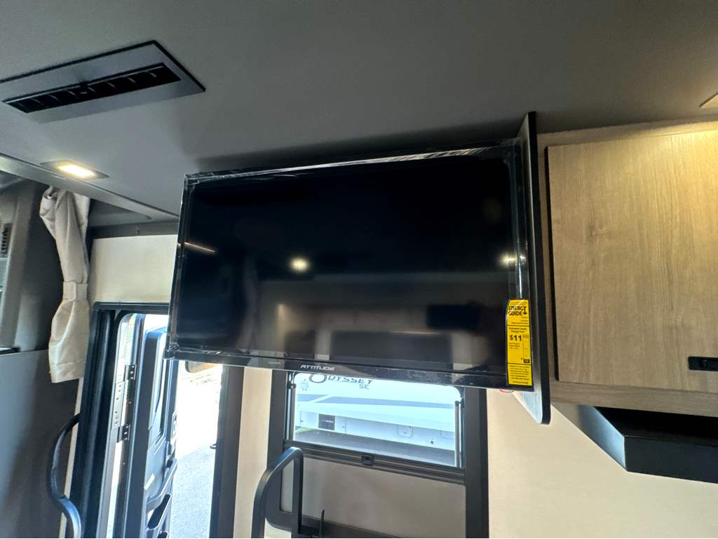2027 Grand Design Lineage Series M 25FW - Image 27