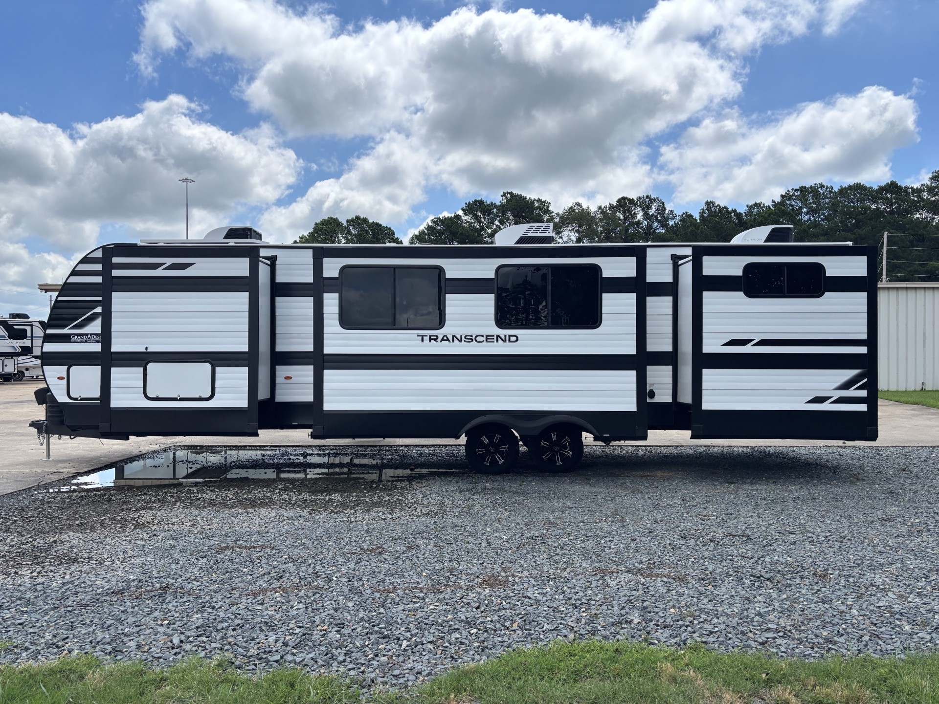 2027 Grand Design Transcend 335BHT - Image 5