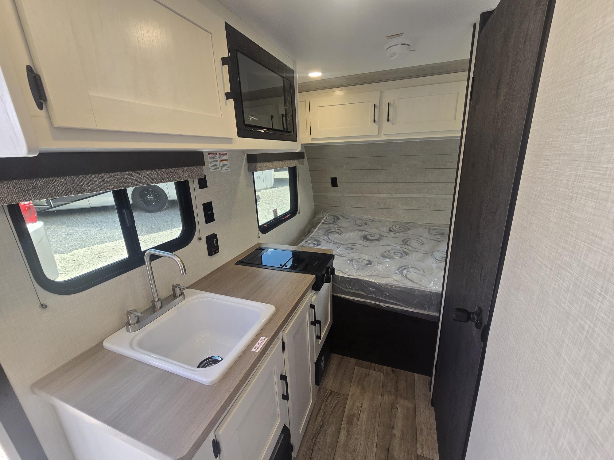 2026 VENTURE RV SIENNA 140VFD - Image 10