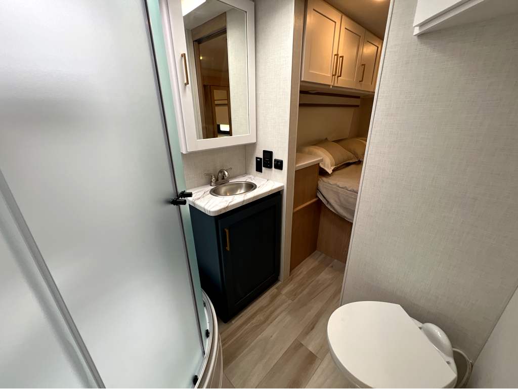 2026 THOR MOTOR COACH MAGNITUDE GA31 - Image 18