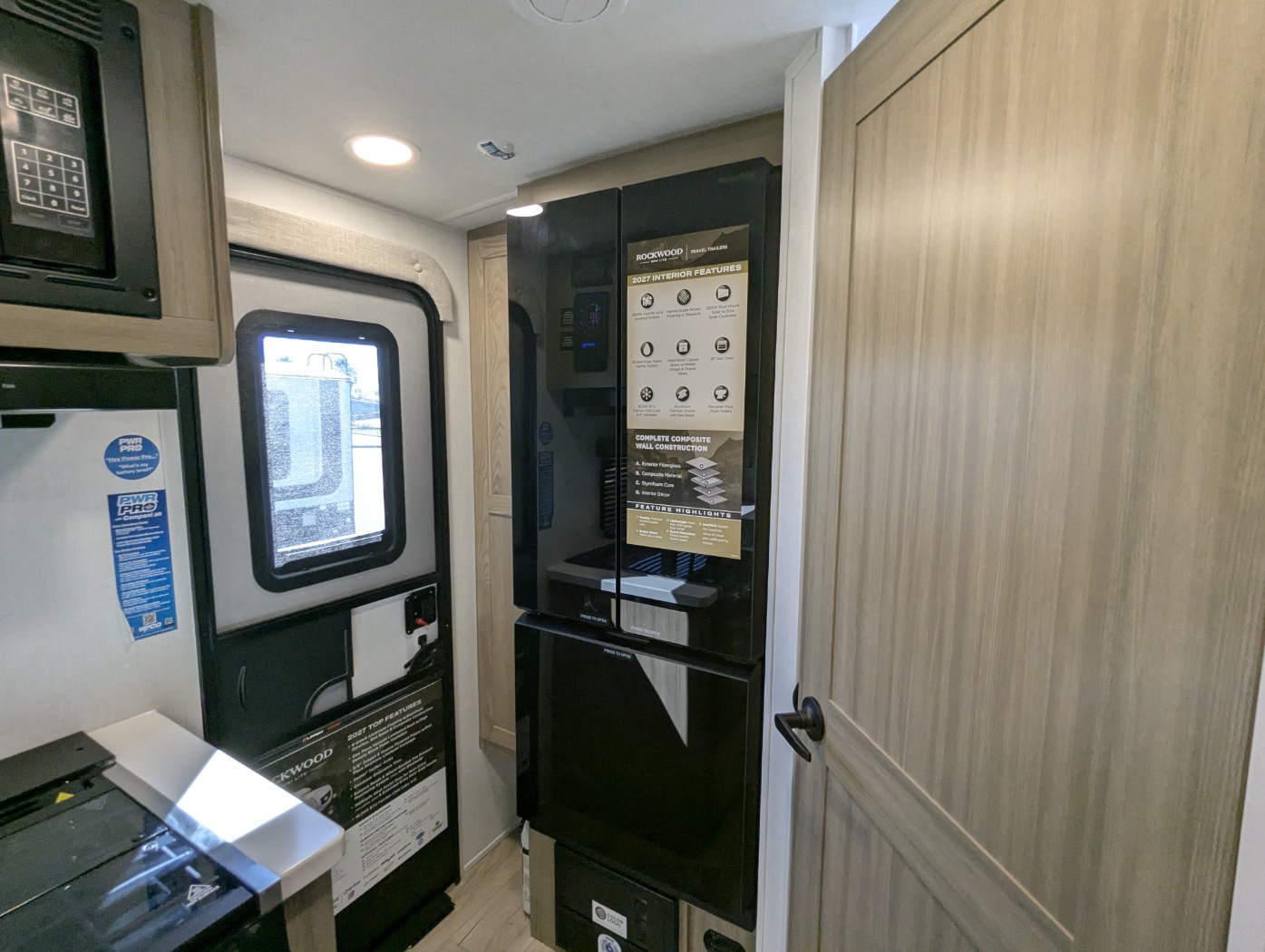 2027 Forest River Rockwood Mini Lite 2109S - Image 15