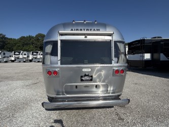 2026 AIRSTREAM CLASSIC 28RBT - Image 4