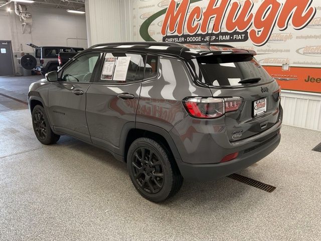 2022 Jeep Compass Utility 4D Altitude 4WD - Image 5