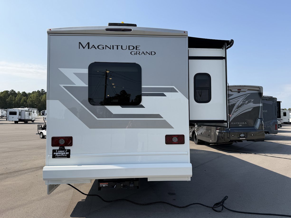 2026 THOR MOTOR COACH MAGNITUDE GRAND X32 - Image 6
