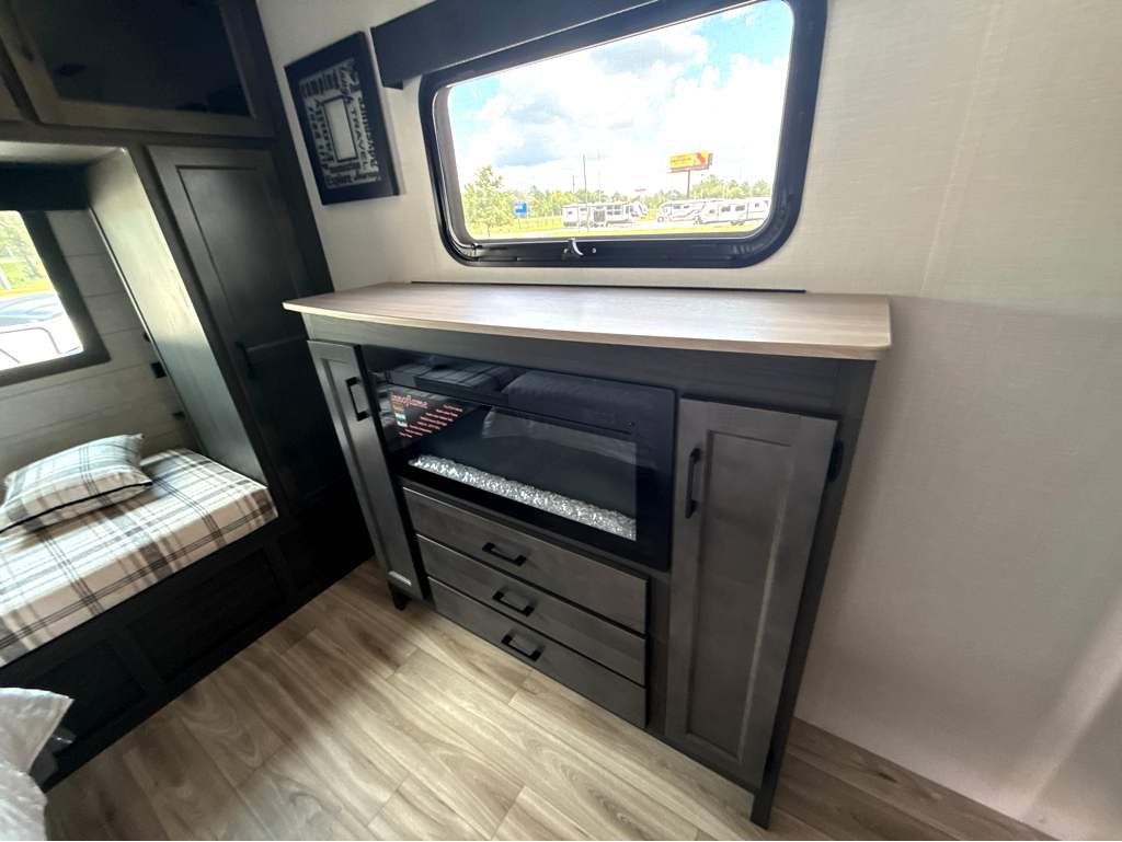 2026 VENTURE RV SPORTTREK 343VIB - Image 29